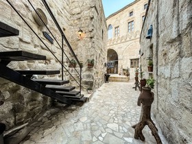 Takunya Cave Hotel