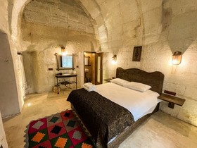 Takunya Cave Hotel
