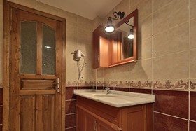 Walnut House