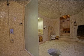 Zeus Cave Suites
