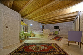 Zeus Cave Suites