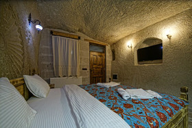 Zeus Cave Suites
