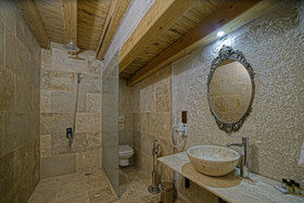 Zeus Cave Suites