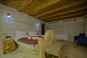 Zeus Cave Suites