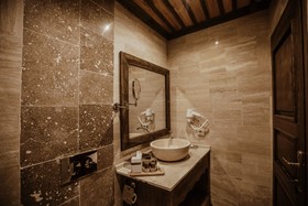 Alia Cave Hotel