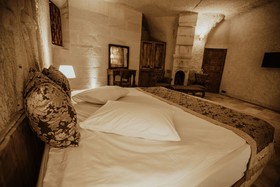Alia Cave Hotel