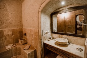 Alia Cave Hotel