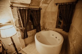 Alia Cave Hotel
