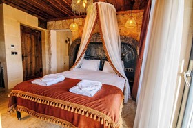 Alika Castle House