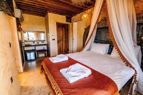 Alika Castle House