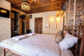 Alika Castle House