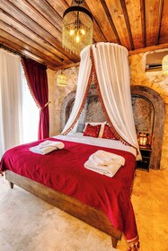 Alika Castle House