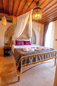 Alika Castle House