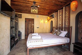 Alika Castle House