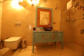 Anatelein Boutique Cave