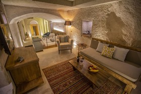 Nino Cave Suites