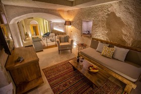 Nino Cave Suites