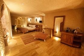 Nino Cave Suites