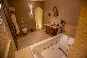 Nino Cave Suites