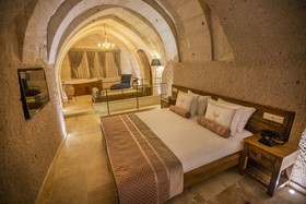 Nino Cave Suites