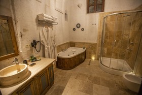 Nino Cave Suites