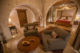 Nino Cave Suites