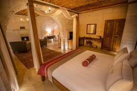 Nino Cave Suites