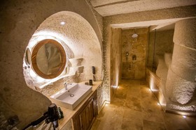 Nino Cave Suites