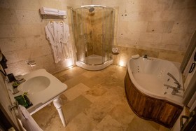 Nino Cave Suites