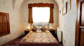 Arch Palace Hotel