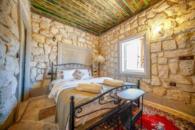 Aysel Inn House