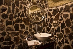 Cave Art Hotel