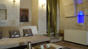 Cave Art Hotel