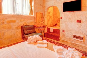 Ceran Stone House