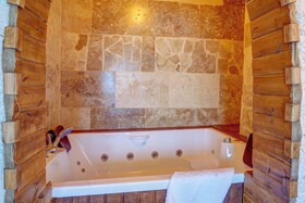 Ceran Stone House