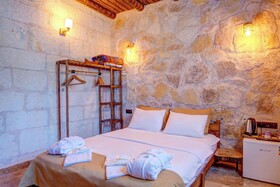 Ceran Stone House
