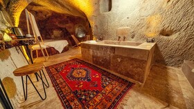 Crassula Cave Hotel