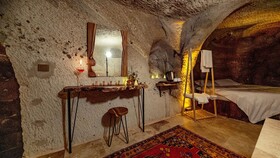 Crassula Cave Hotel