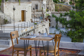 Hera Cave Suites