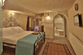 Jacob's Cave Suites