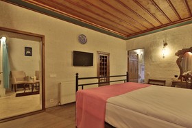 Jacob's Cave Suites