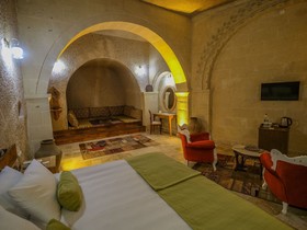 Kalsedon Cave Suites