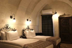 Kayra cave suites