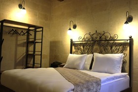 Kayra cave suites