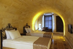 Kayra cave suites