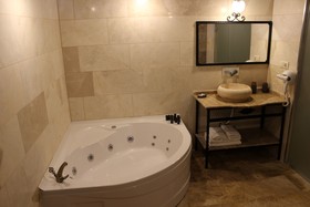 Kayra cave suites