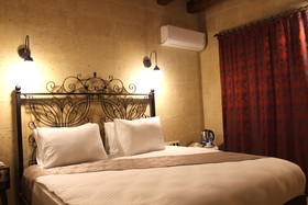 Kayra cave suites