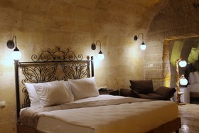 Kayra cave suites