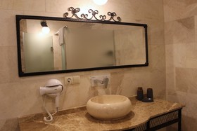 Kayra cave suites