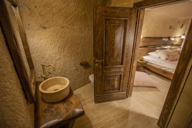 Maks Cave House